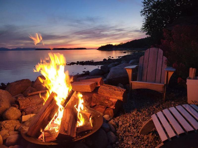 Blitz Beach House Oceanside Suite Powell River Exterior foto